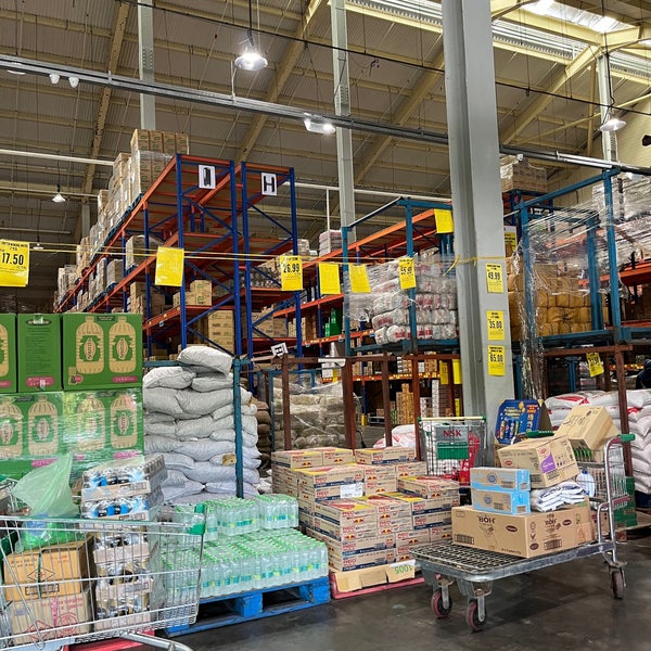 Нск трейд. Нск трейд. Самбери уссурийск приморский край. Нск трейд. Игрушки на елку из metro cash and carry.