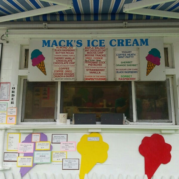 Photo taken at Mack&#39;s Ice Cream by WayneNH on 6/28/2016
