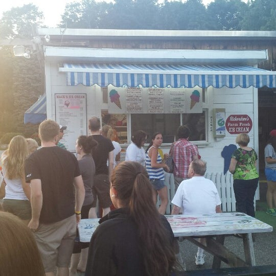 7/7/2014 tarihinde WayneNHziyaretçi tarafından Mack&#39;s Ice Cream'de çekilen fotoğraf