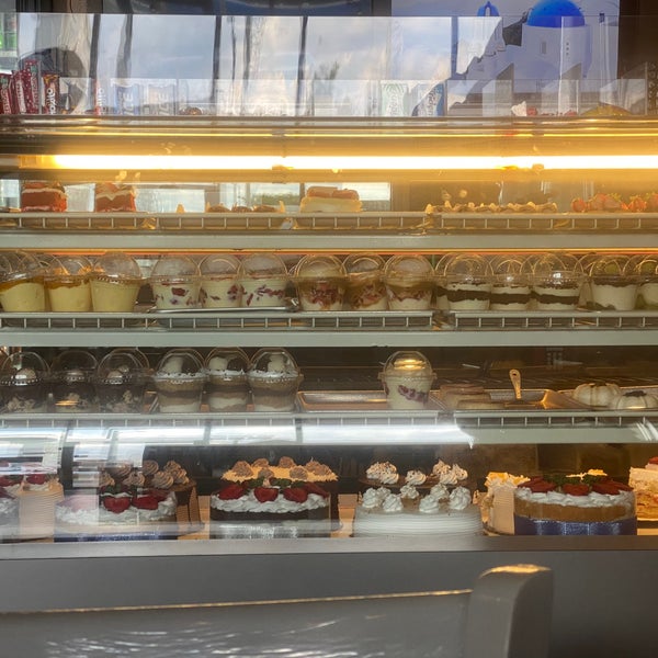Photo taken at Amor em Pedaços Bakery by Jefferson C. on 5/15/2022