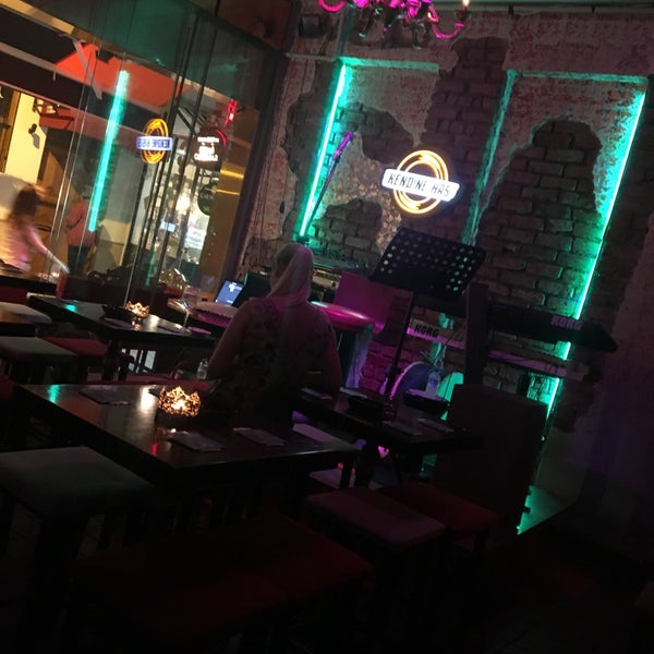 รูปภาพถ่ายที่ Cerag Cafe &amp; Bar โดย Gani Ö. เมื่อ 7/1/2018