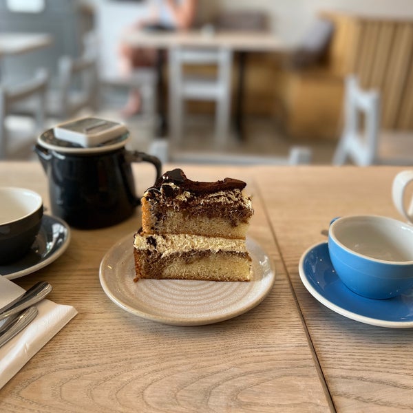 Saucer & Cup Coffee Shop in Wimbledon Park