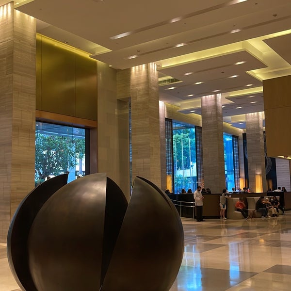 Foto scattata a New World Makati Hotel da Taïki L. il 5/29/2023