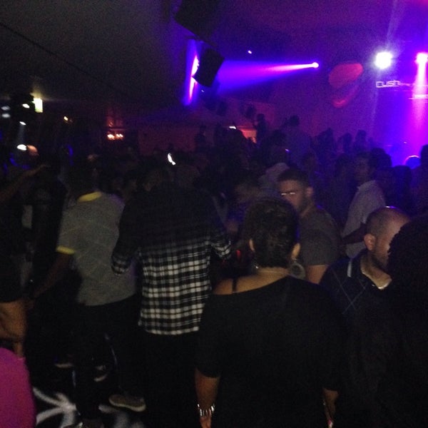 รูปภาพถ่ายที่ Rush Nightclub โดย İbrahim Ü. เมื่อ 10/19/2013