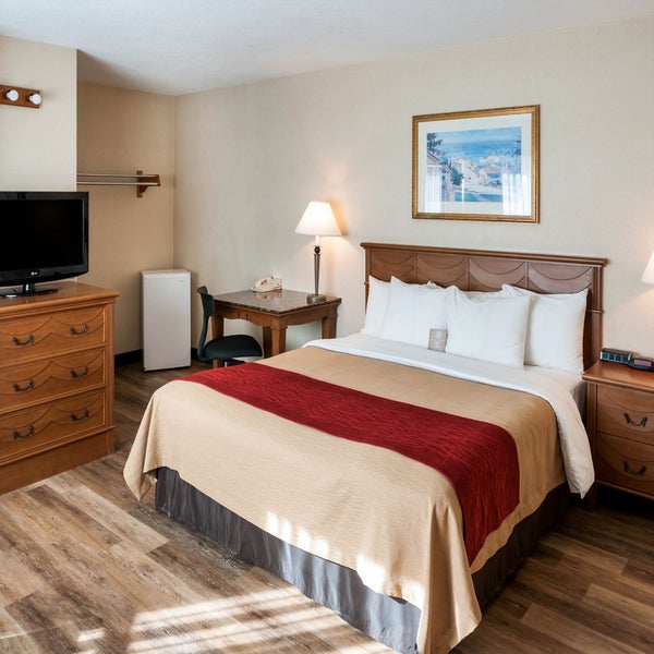 Photos At Comfort Inn San Diego At The Harbor Hotel In Roseville