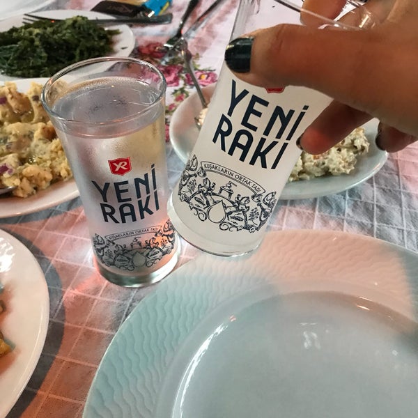 Снимок сделан в Tarihi Köy Restaurant пользователем Büşra Ş. 6/16/2018