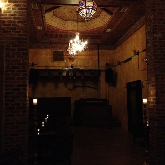 9/27/2012 tarihinde David W.ziyaretçi tarafından Babylon Restaurant'de çekilen fotoğraf