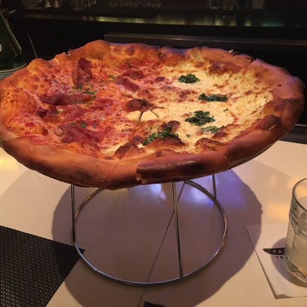 Papa Razzi (Now Closed) - Pizzeria