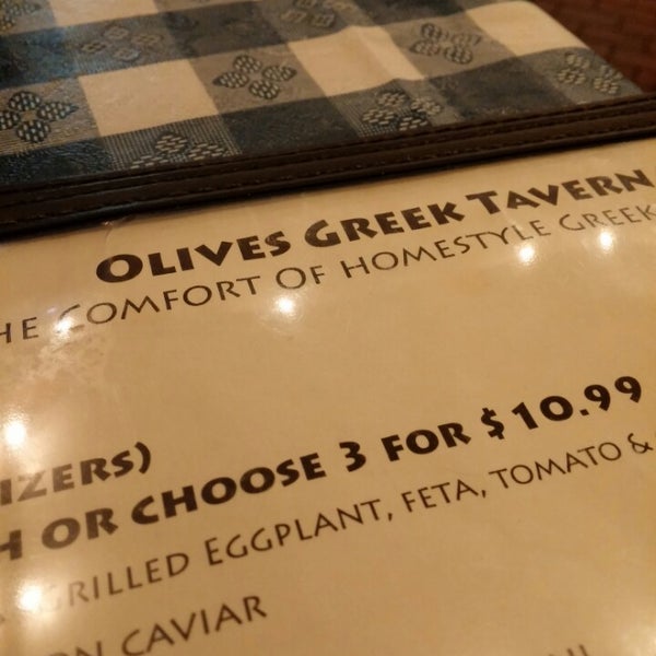 Снимок сделан в Olive&#39;s Greek Taverna пользователем Michael O. 2/11/2015