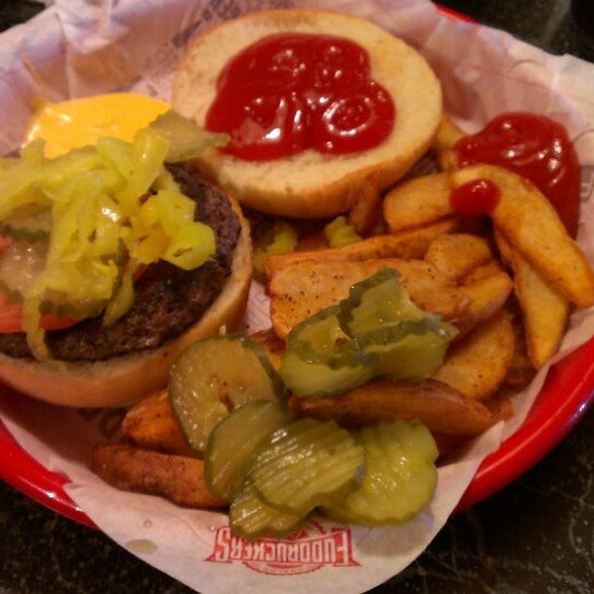 Photo taken at Fuddruckers by Michael O. on 3/3/2013