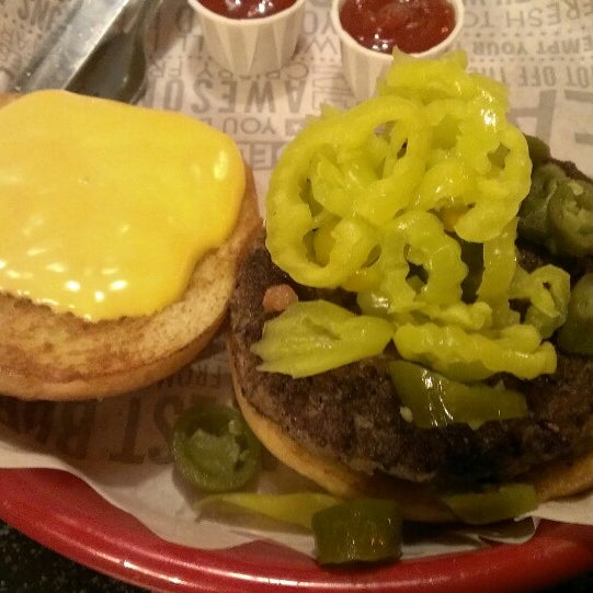 Photo taken at Fuddruckers by Michael O. on 6/14/2013
