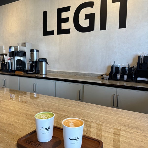 5/15/2024 tarihinde م 🏋️‍♂️🍭🥗 💙💛✈️ziyaretçi tarafından Legit Cafe ليجت كافيه'de çekilen fotoğraf