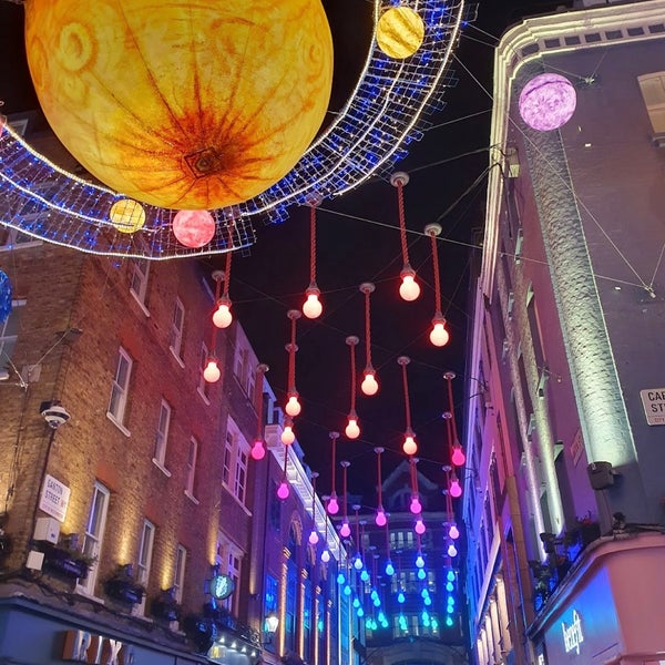 Photo taken at Carnaby Street by 𝔹 on 12/13/2023