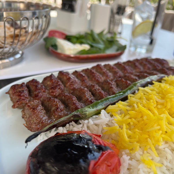 Снимок сделан в Iran Zamin Restaurant пользователем 🦂 1/9/2024