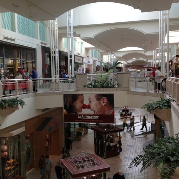 hollister sanford mall