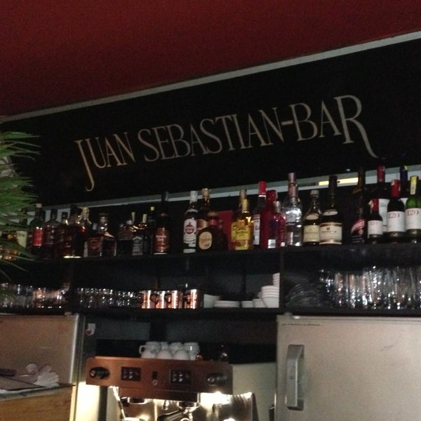7/21/2013 tarihinde Margarita V.ziyaretçi tarafından Juan Sebastian-Bar'de çekilen fotoğraf