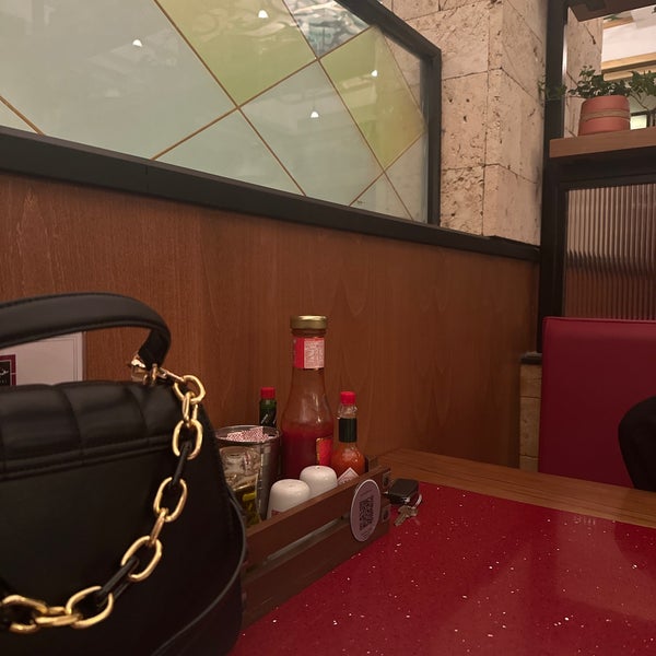 5/13/2024 tarihinde Razan W.ziyaretçi tarafından Khayal Restaurant'de çekilen fotoğraf