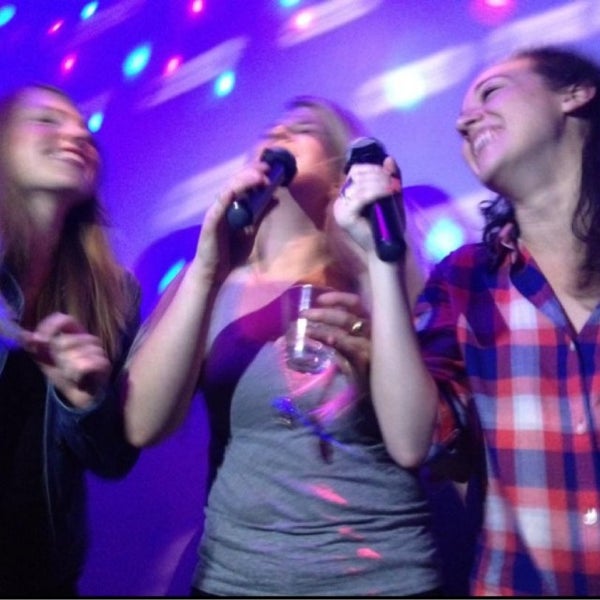 Foto scattata a Voicebox Karaoke da Jesse R. il 4/6/2013