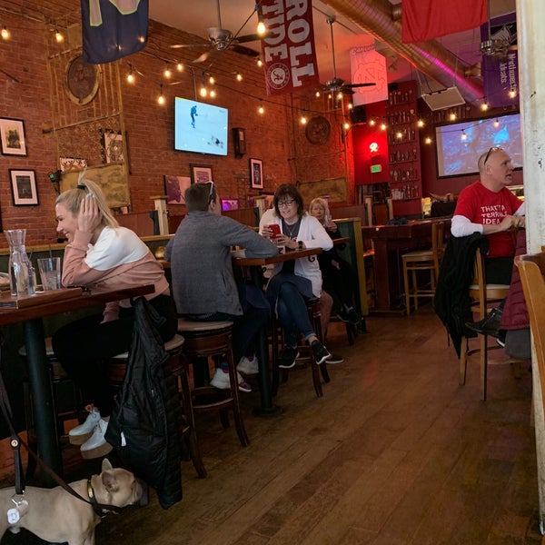 Foto tirada no(a) Belltown Pub por Josh A. em 4/28/2019