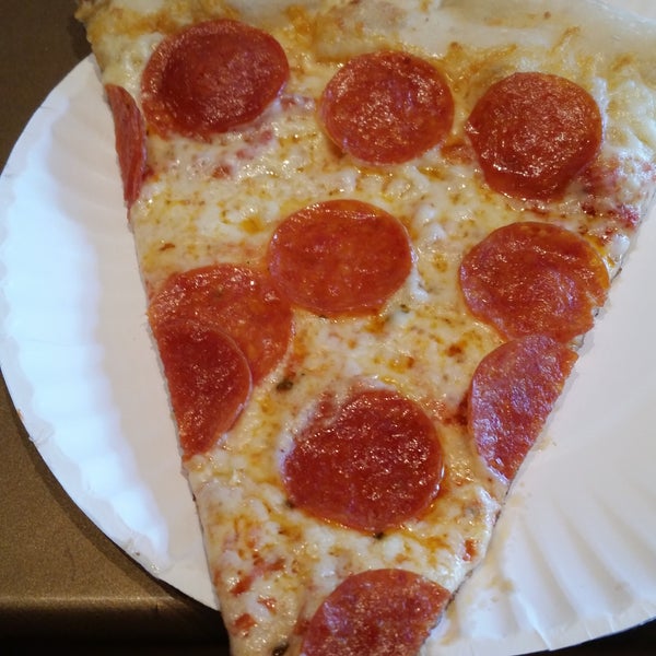 I just got a slice of pepperoni but I will definitely be back to try a speciality pizza!