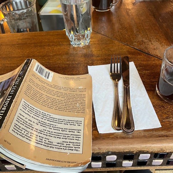 Zell's Cafe American Restaurant in Portland