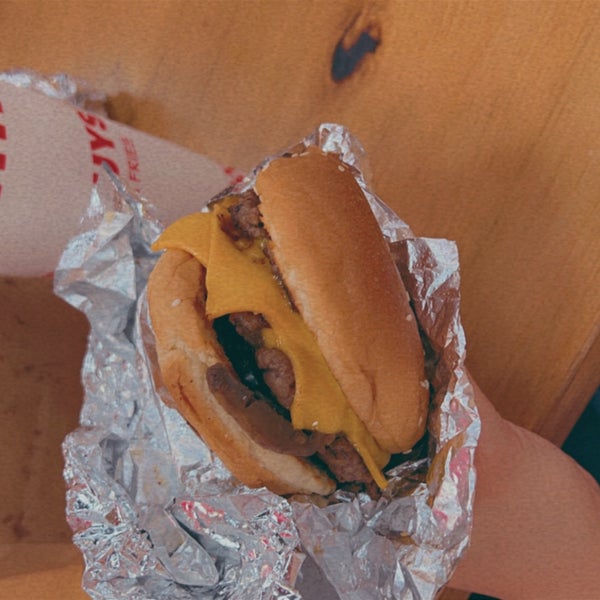 Photo taken at Five Guys by Esra’a H. on 4/19/2022