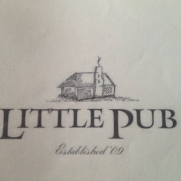 Foto tirada no(a) Little Pub por Sharon P. em 4/23/2013
