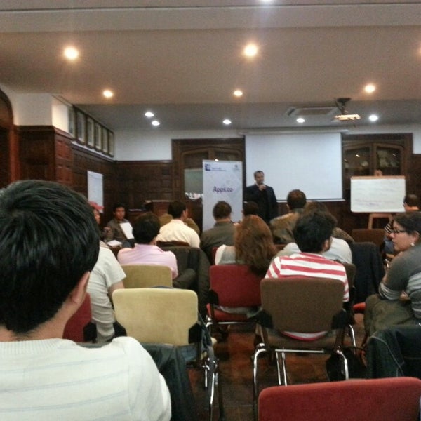 CESA Colegio de Estudios Superiores de Administración Santafé