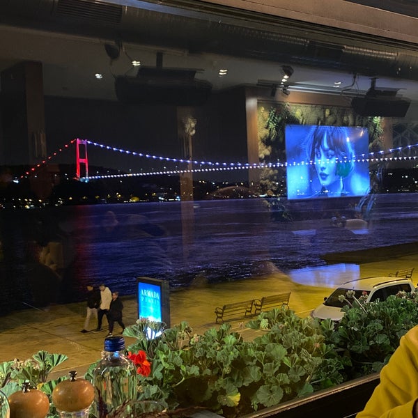 Foto tirada no(a) Taş Kahve Cafe &amp; Restaurant por Mazen A. em 5/3/2022