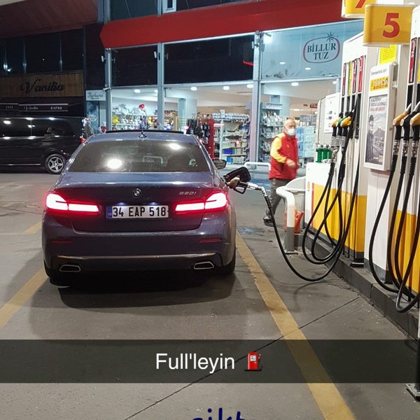 Das Foto wurde bei Shell von Batuhan Taha Ç. am 9/24/2021 aufgenommen