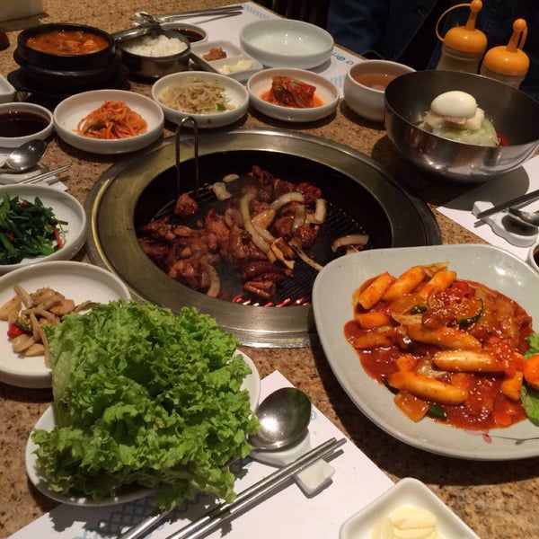 Das Foto wurde bei Da On Fine Korean Cuisine von Yeng Y. am 5/23/2016 aufgenommen
