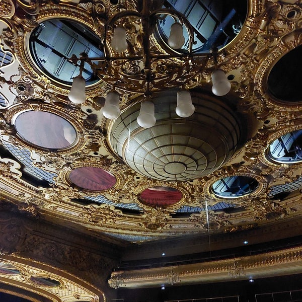 รูปภาพถ่ายที่ Liceu Opera Barcelona โดย jordivàlen เมื่อ 11/25/2022