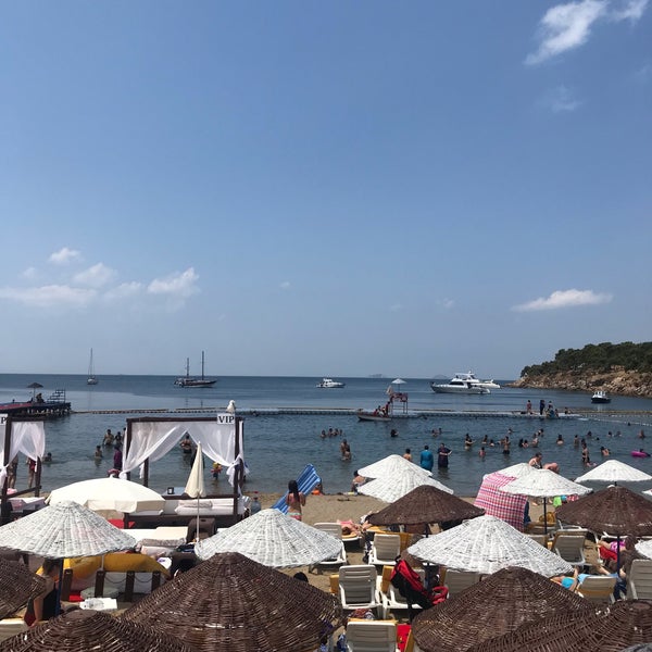 Foto tirada no(a) Yörük Ali Plajı por Arife .. em 7/20/2019