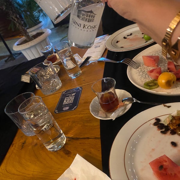 Foto tirada no(a) Sini Köşk Restaurant por Murat em 5/23/2022