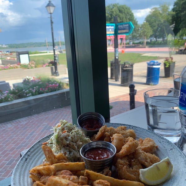 Vola’s Dockside Grill and HiTide Lounge Old Town Alexandria, VA