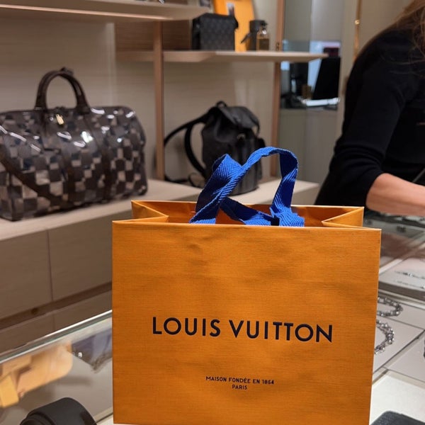 Louis Vuitton AltstadtNord 4 Tipps von 503 Besucher