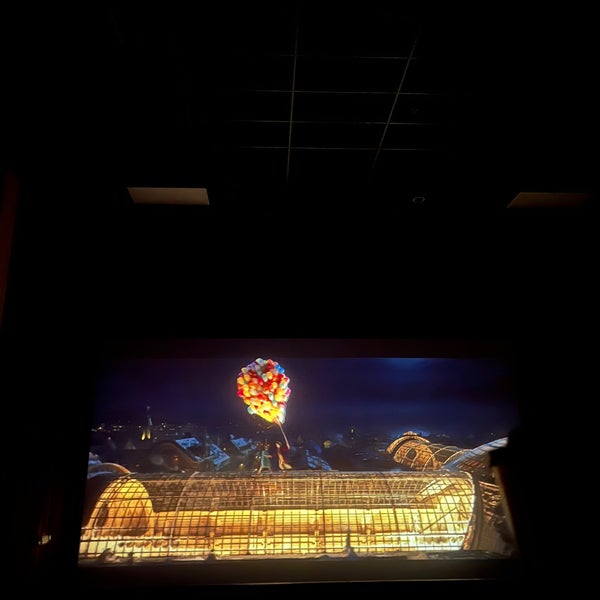 Palladio 16 Cinemas Folsom'da Sinema