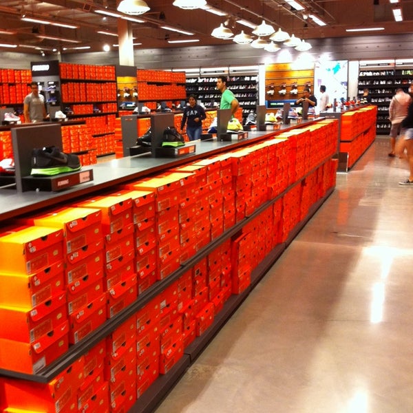 Fotos en Nike Store - Tienda de ropa