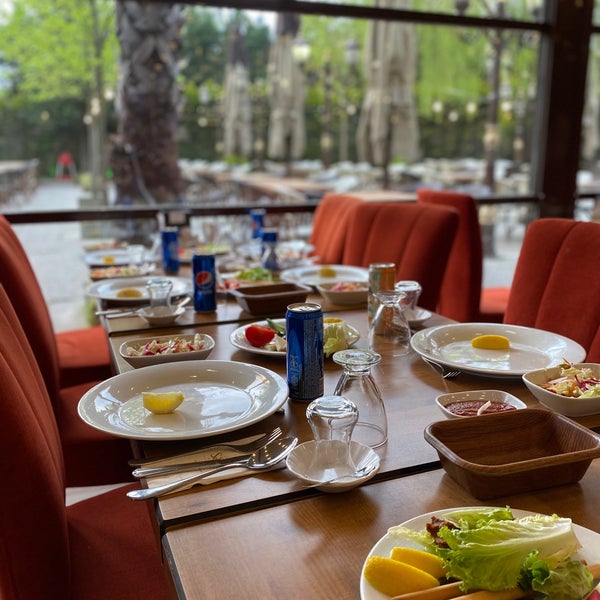 Photo taken at Saraylı Restoran by Feyza T. on 5/1/2022
