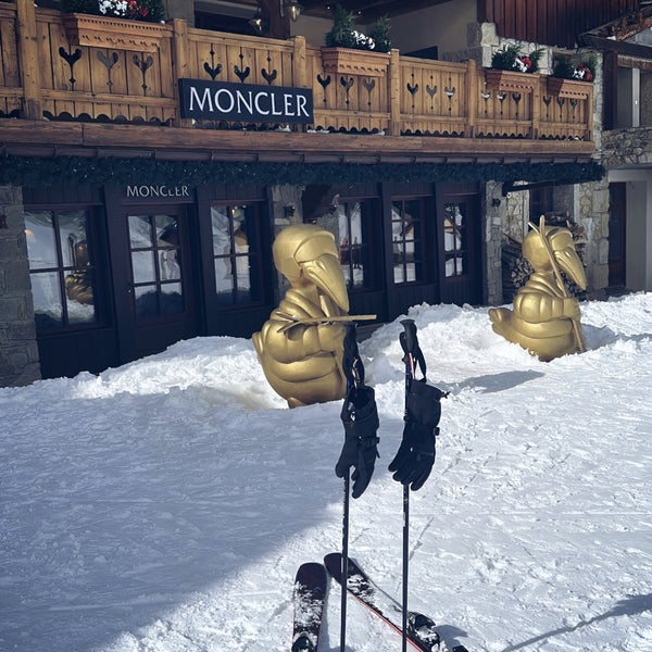 Courchevel moncler best sale