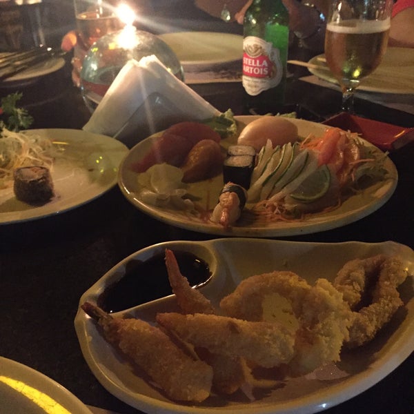 Foto diambil di Sushi San oleh Patricia M. pada 11/12/2015