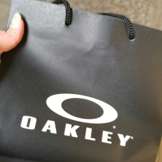 Oakley - Shop & Service in Glendale