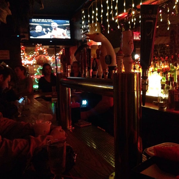 Foto tirada no(a) Rosemary&#39;s Greenpoint Tavern por Coralie G. em 9/20/2015