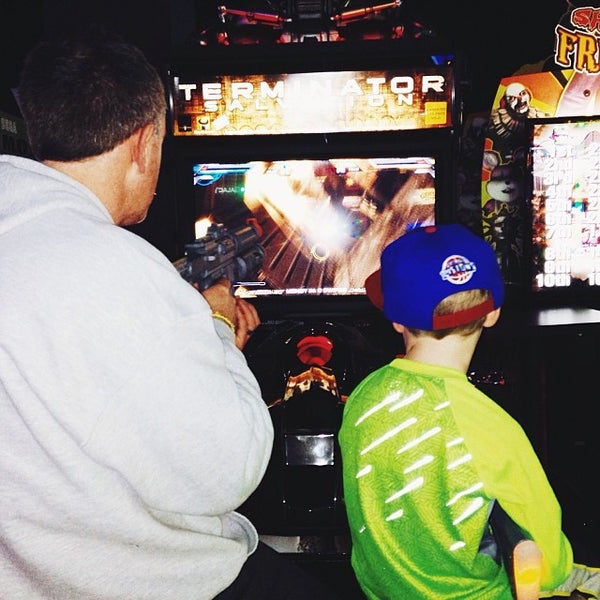 Photo taken at Dave &amp; Buster&#39;s by Ryan K. on 12/21/2013