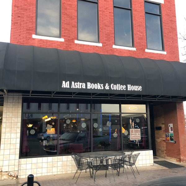 Снимок сделан в Ad Astra Books &amp; Coffee House пользователем Benton 12/19/2018