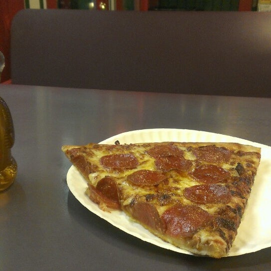 Photo taken at Joe&#39;s Pizza Buy the Slice by Benton on 7/31/2013