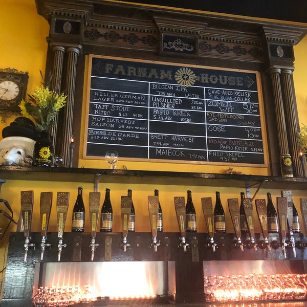 Foto tirada no(a) Farnam House Brewing Company por Benton em 8/14/2018