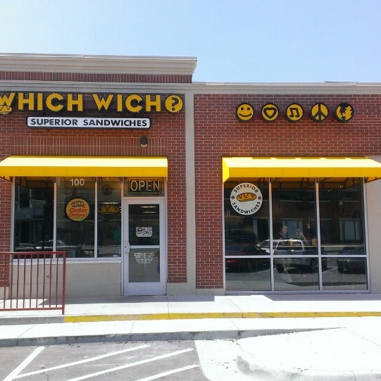 Foto scattata a Which Wich Superior Sandwiches da Benton il 7/4/2013