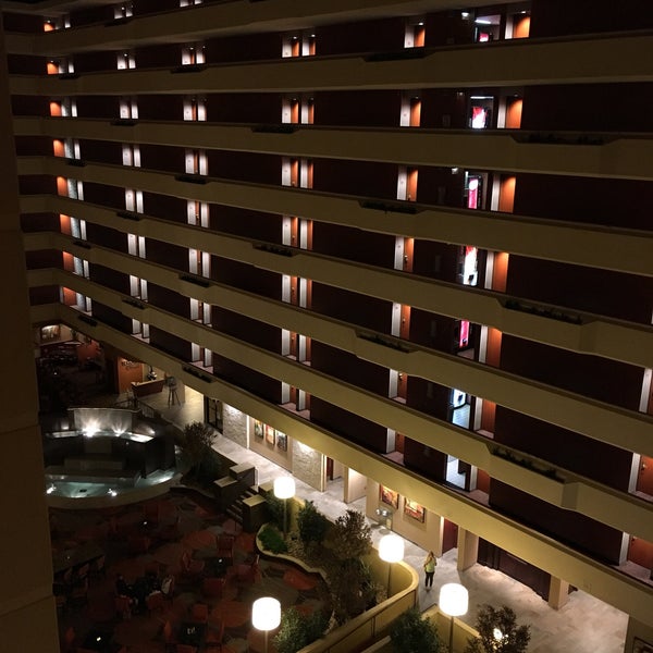 รูปภาพถ่ายที่ University Plaza Hotel And Convention Center Springfield โดย Benton เมื่อ 7/12/2017