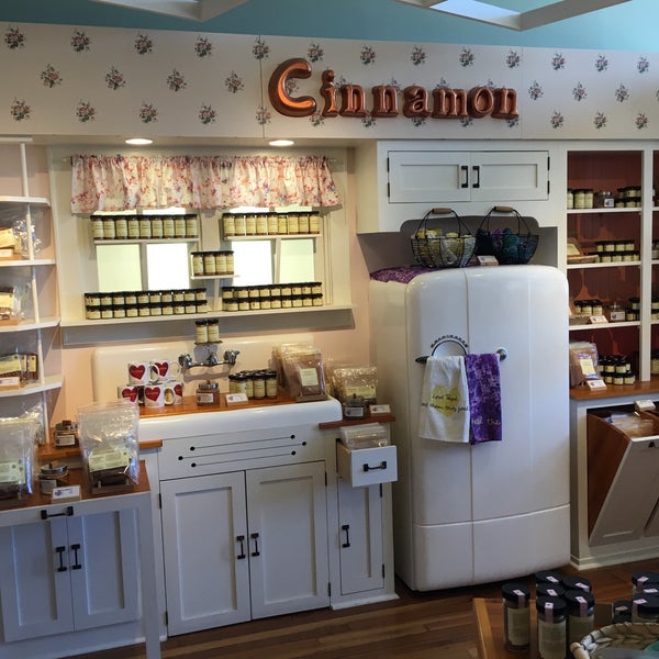 Penzeys Spices Gourmet Store in Maplewood